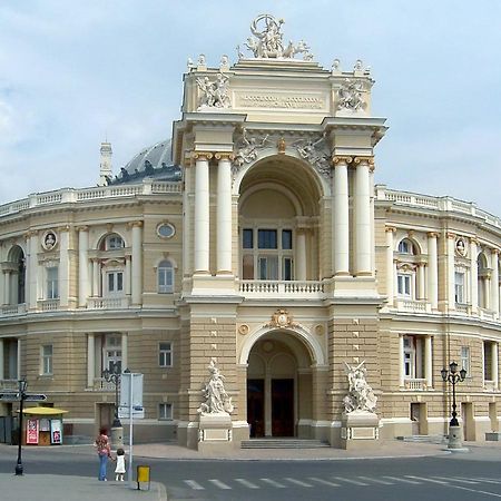 Vip Apartment Na Derebasovskoi أوديسا المظهر الخارجي الصورة