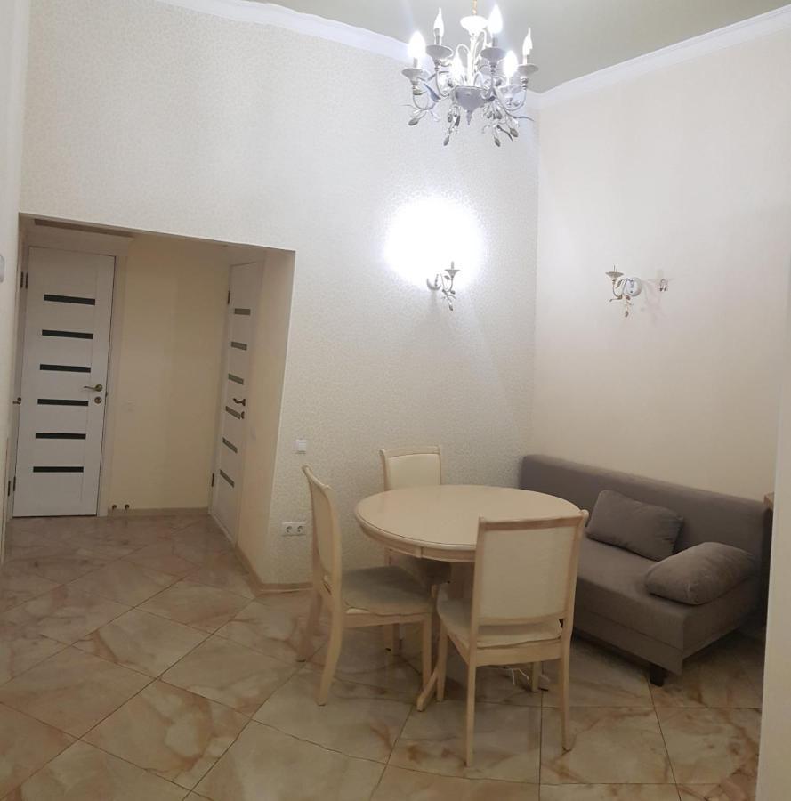 Vip Apartment Na Derebasovskoi أوديسا المظهر الخارجي الصورة