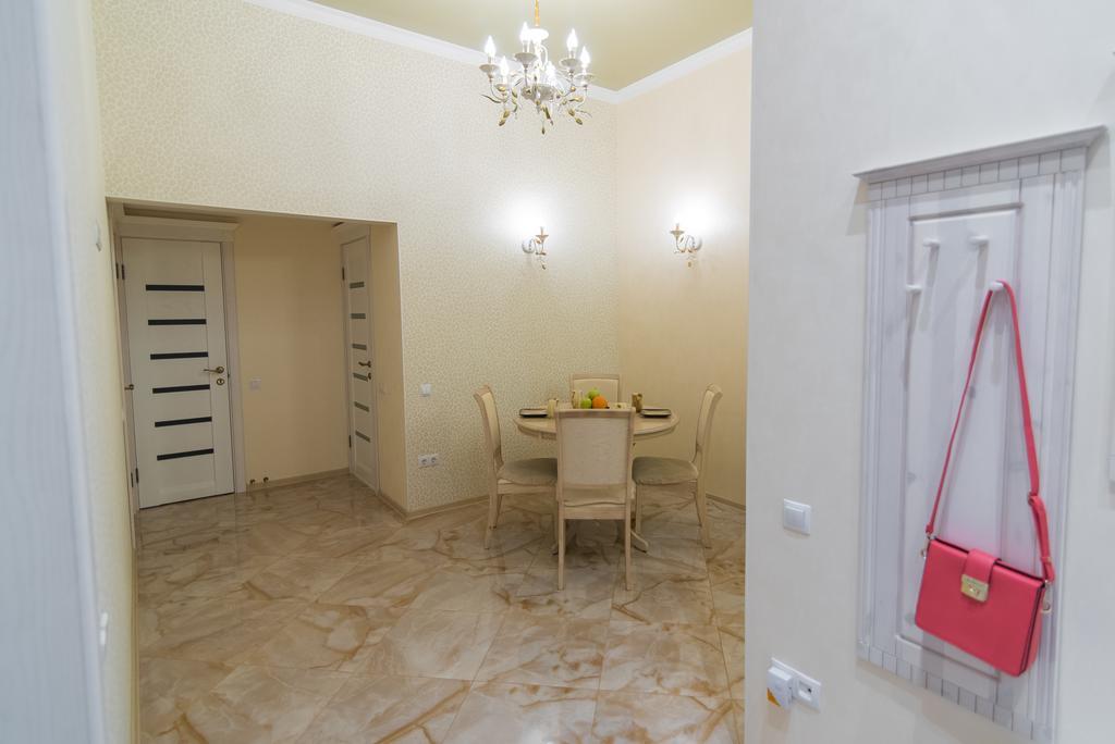 Vip Apartment Na Derebasovskoi أوديسا المظهر الخارجي الصورة