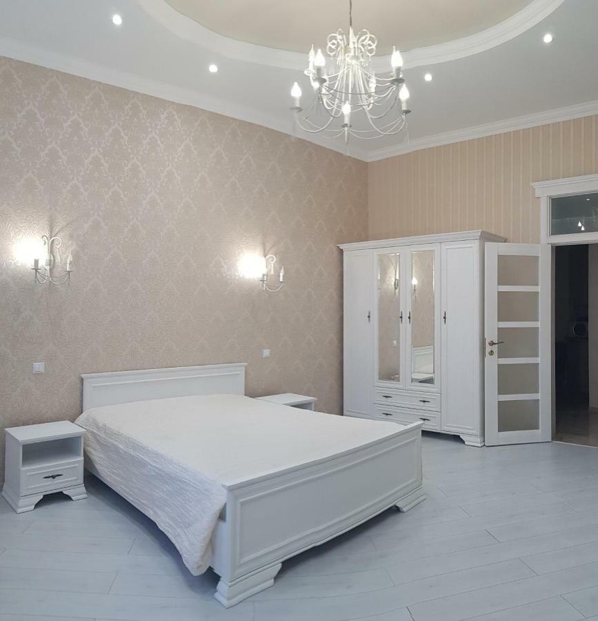 Vip Apartment Na Derebasovskoi أوديسا المظهر الخارجي الصورة