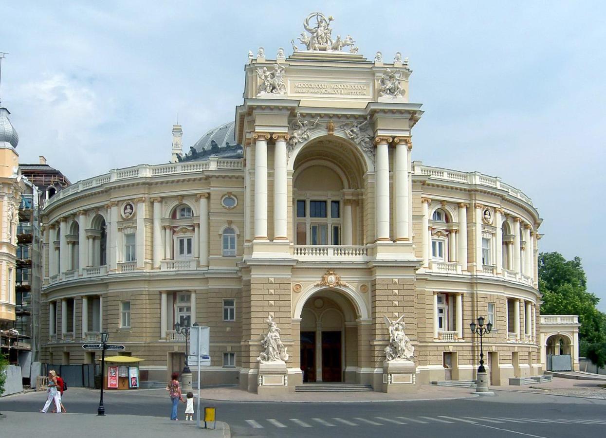 Vip Apartment Na Derebasovskoi أوديسا المظهر الخارجي الصورة